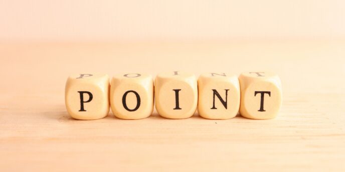 木製ブロックで「POINT」と並べられた文字